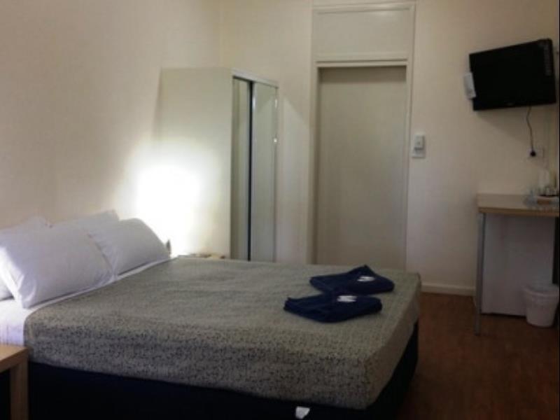 Hiway Motel