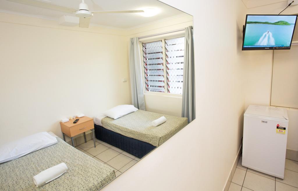 Motel Hiway