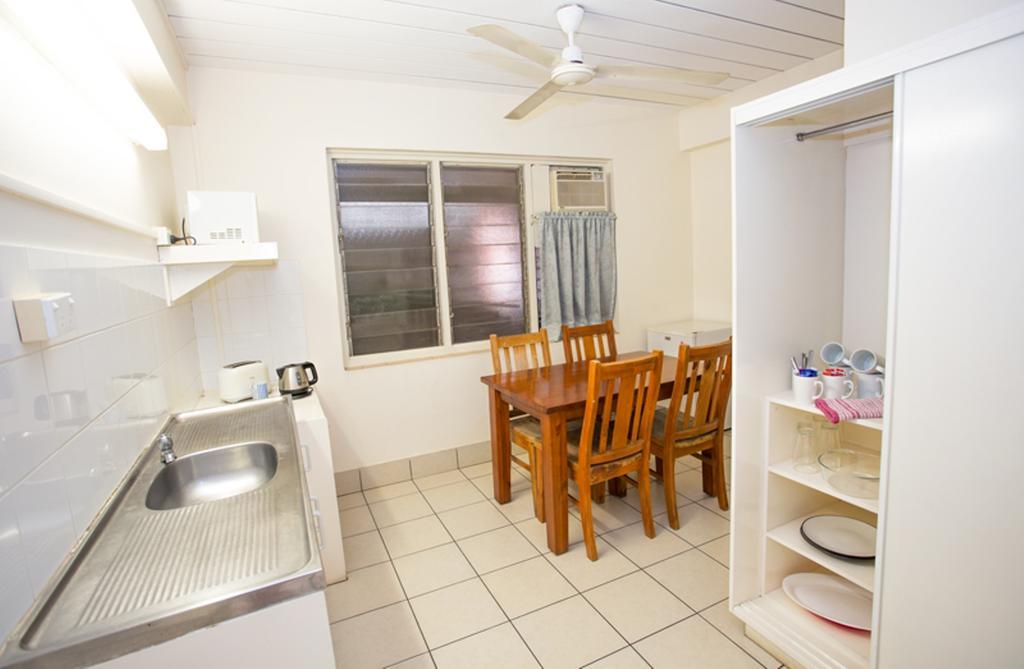 Hiway Motel 3*