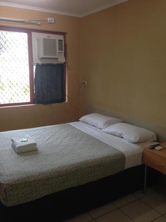 Hiway Motel 3*